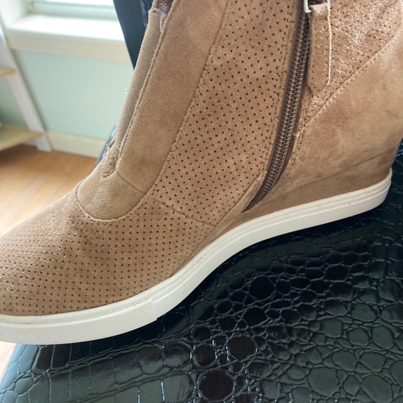 Linea Paolo tan suede booties 7 1/2 W - Picture 5 of 16